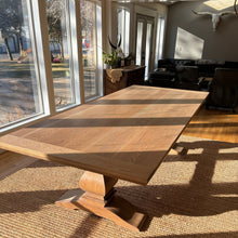 Load image into Gallery viewer, Rectangle Oak Dining Table