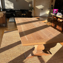 Load image into Gallery viewer, Rectangle Oak Dining Table