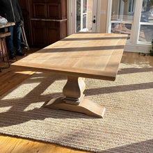 Load image into Gallery viewer, Rectangle Oak Dining Table