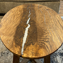 Load image into Gallery viewer, Oak Coffee Table