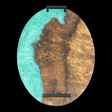 Load image into Gallery viewer, Blissful Green Myrtle Oval Charcuterie