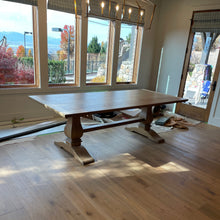 Load image into Gallery viewer, Oak Dining Table